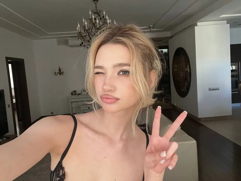 Лиза Анохина