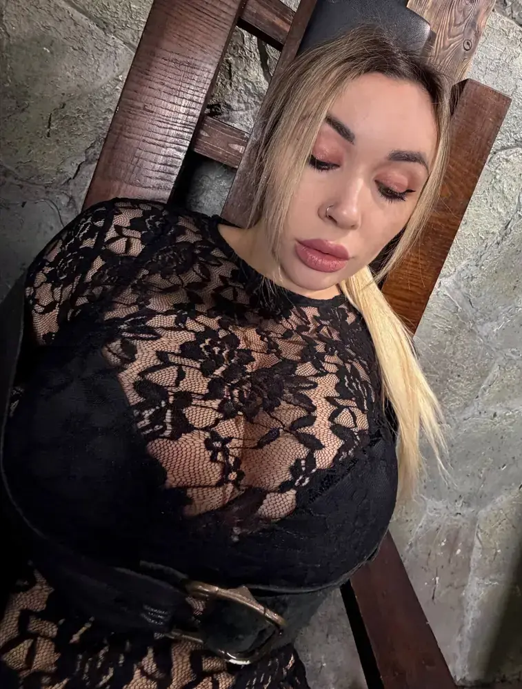 Анна Костенко