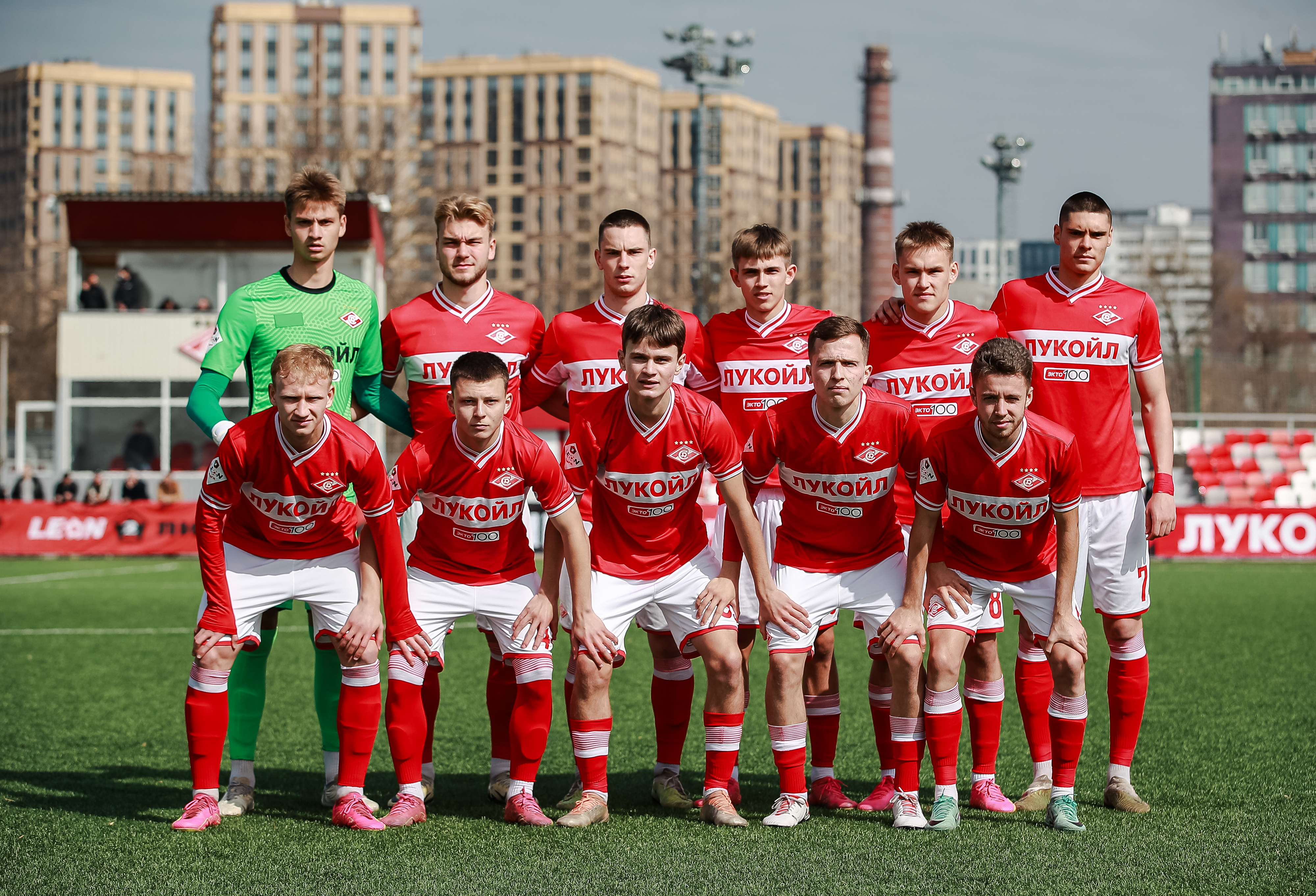 Spartak.com: «Спартак-2»: стартовали с победы!/ Трибуна за воротами была  битком, и фанаты создали великолепную атмосферу в Сокольниках - Fanat1k.ru