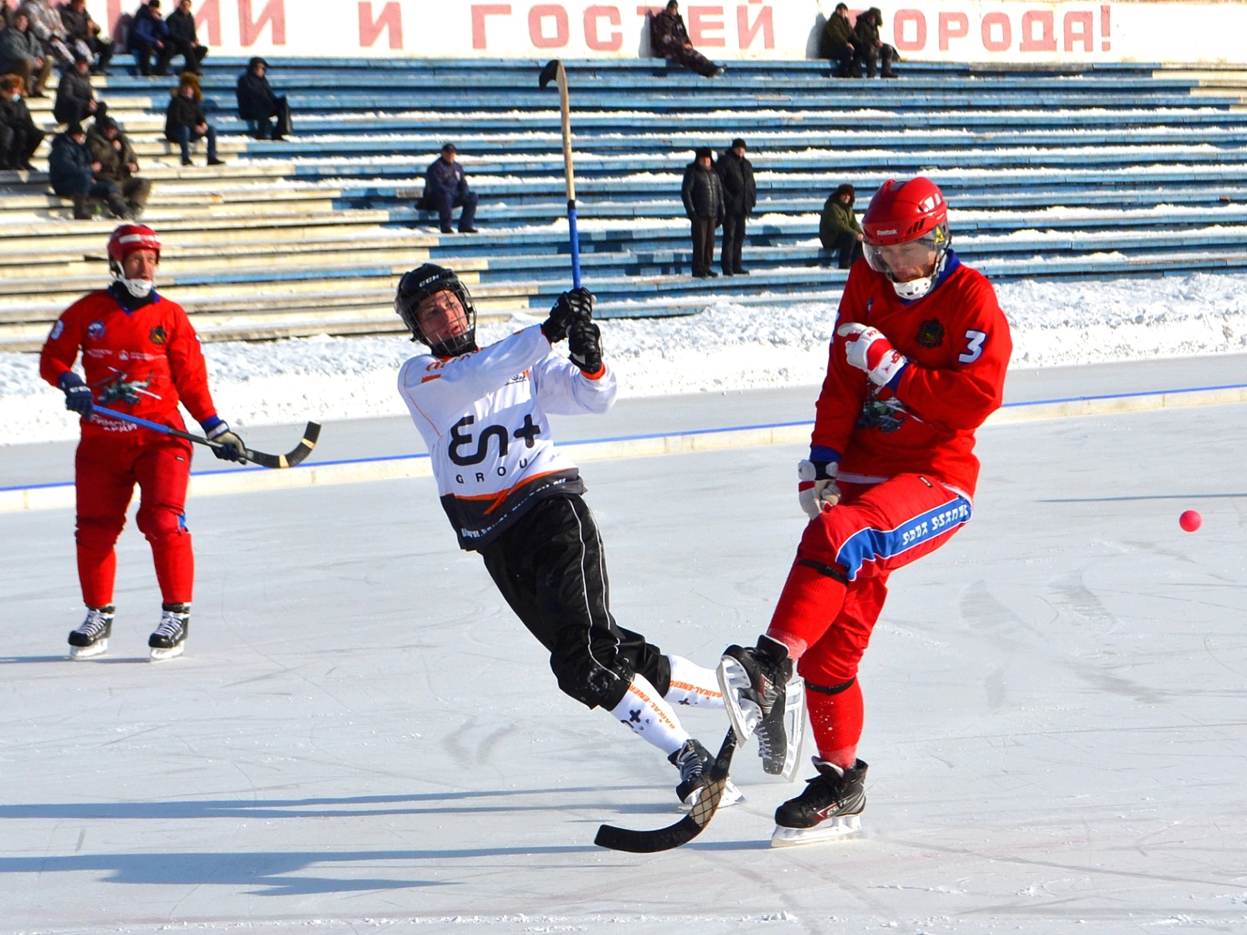Бенди, Хоккей с мячом России, «Восток» (Арсеньев), «Байкал-Энергия-2», «Байкал-Энергия», турнирная таблица Высшей лиги России по хоккею с мячом.