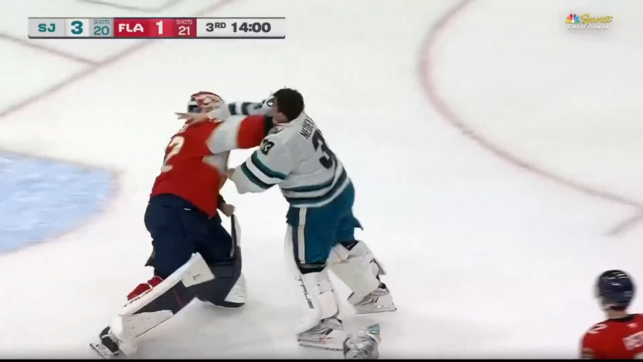 Начало драки/ скриншот из трансляции NHL