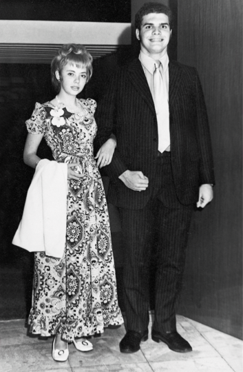 23 декабря 1971 года, Джулиана на выпускном балу – всего за день до авиакатастрофы. Фото предоставила Juliane Diller, "Metro"