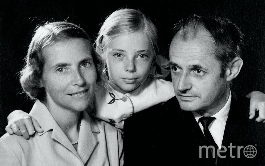 Семья Джулианы Кёпке (слева направо) – мама Мария, сама Джулиана, отец, профессор Ганс-Вильгельм. Фото предоставила Juliane Diller, "Metro"