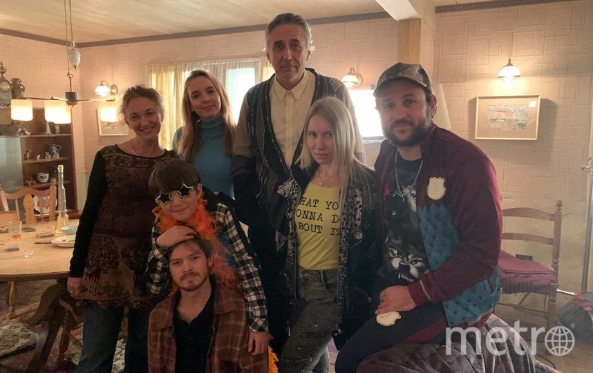 Темирлан вместе с актёрами сериала. Фото предоставила Оксана Блаева, "Metro"