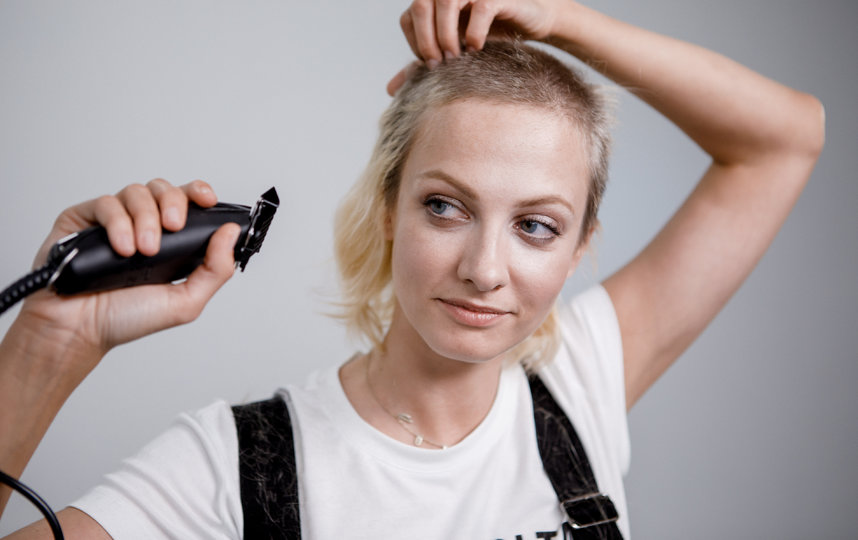 Ради роли Максимова побрилась налысо. Фото предоставлено видеосервисом START