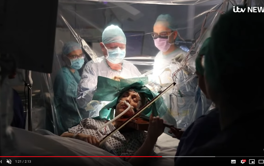 Фрагмент операции. Фото скриншот YouTube-канал ITV