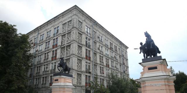 "Ажурный дом".