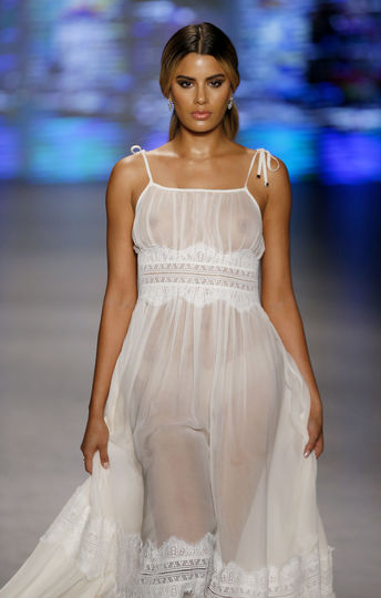 Показ Sinesia Karol. Фото Getty