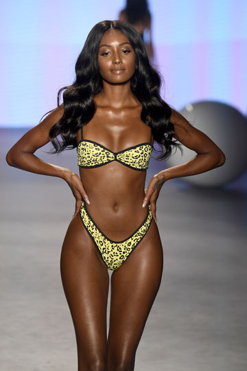 Показ Chloe Rose. Фото Getty