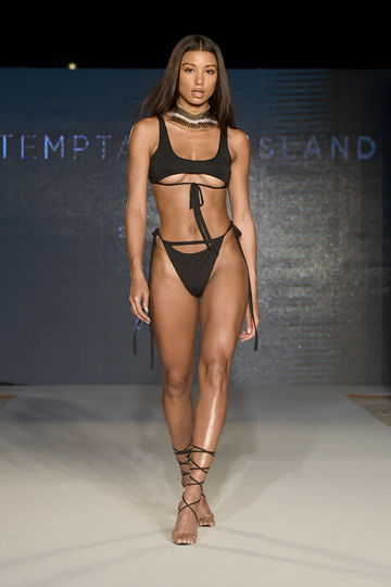 Показ OH POLLY. Фото Getty