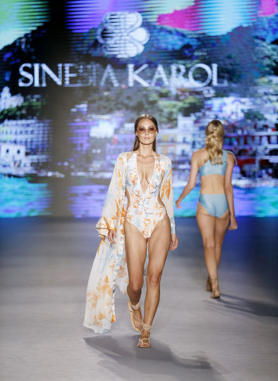 Показ Sinesia Karol. Фото Getty
