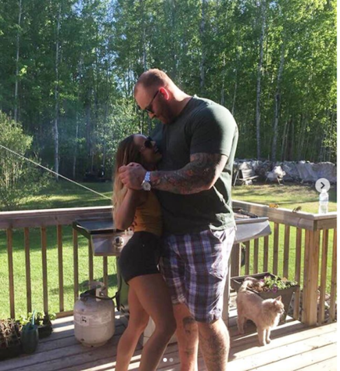 Хафтор Бьёрнсон и Келси Хэнсон. Фото Скриншот Instagram/kelc33