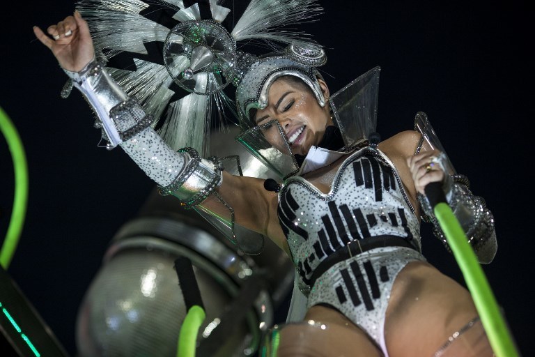 Участница карнавала в Рио-де-Жанейро. Фото AFP