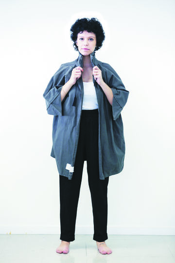 Студенты Габриель и Луис в гендерно-нейтральной одежде от Vel. Фото Андре Порто