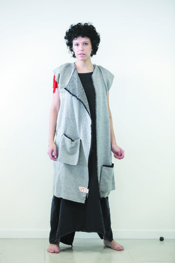 Студенты Габриель и Луис в гендерно-нейтральной одежде от Vel. Фото Андре Порто