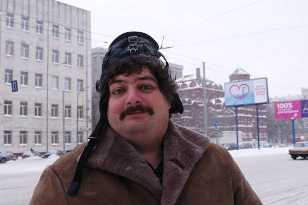 Дмитрий быков в молодости фото Дмитрий Быков ответил на вопросы про 100 обязательных книг для школьников