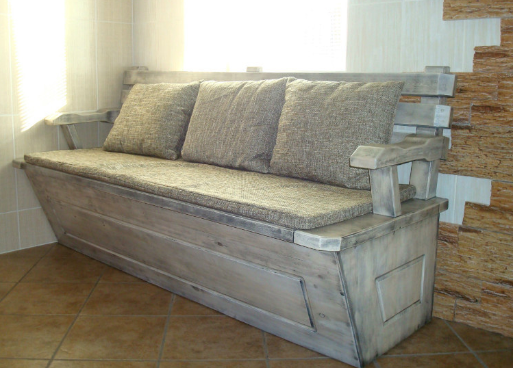 Диван "Дмитрий". Фото скриншот ruskayausadba.ru.