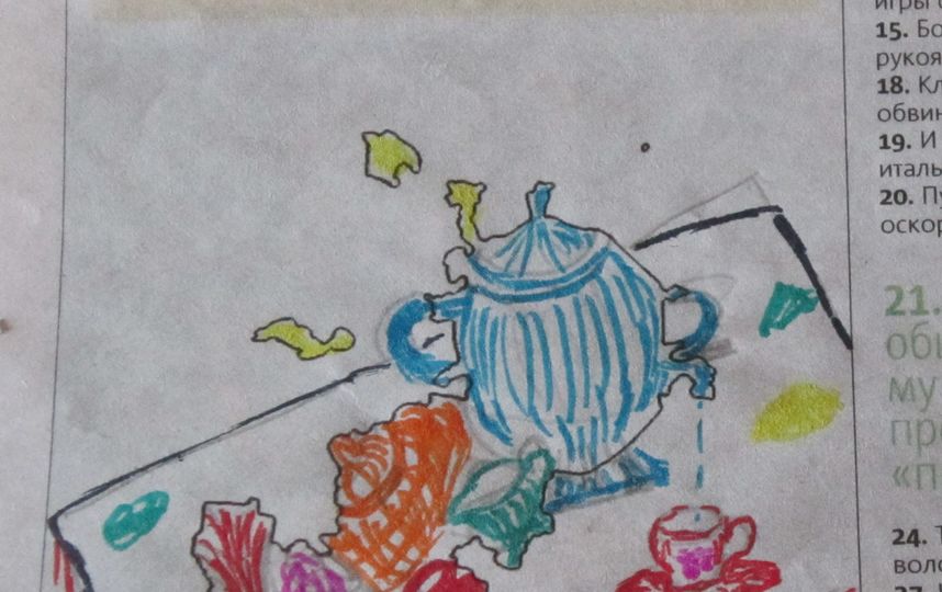 А читательница Анжела увидела в очертаниях Москвы скатерь с самоваром и угощениями. Фото Анжела.