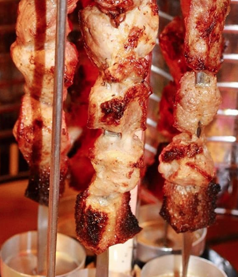 В электрошашлычнице мясо можно приготовить а 15-30 минут. Фото Instagram @eti_veschi