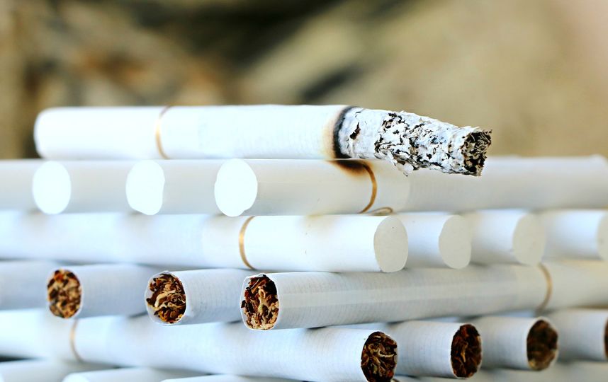 Минздрав рассматривает введение белых пачек сигарет без логотипа
