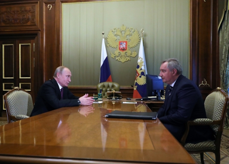 Путин назначил Рогозина главой "Роскосмоса"
