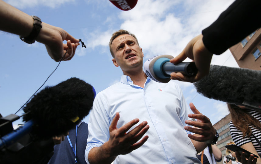 Песков заявил, что в Кремль не поступала информация об отравлении Навального "Новичком"
