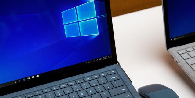 Surface Laptop.