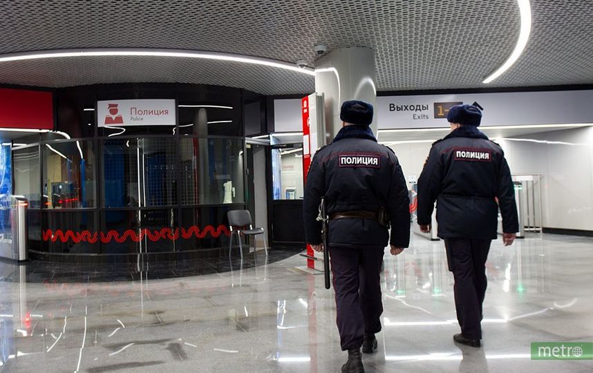 19-летний студент упал на рельсы на станции "Таганская" московского метро и выжил