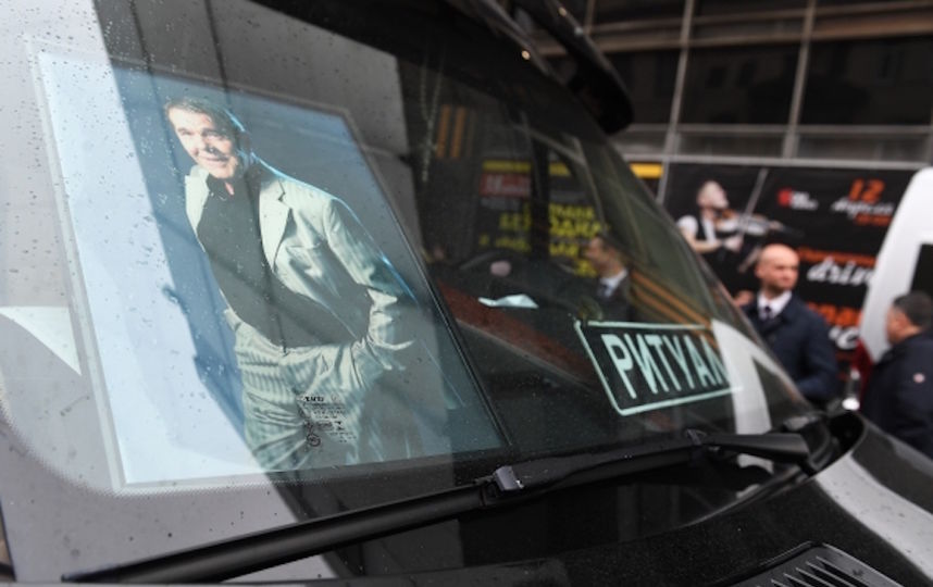 Церемония прощания с актёром прошла в Большом зале Дома кино. Фото РИА Новости