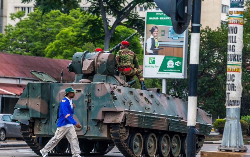 Ситуация в столице Зимбабве Хараре утром 15 ноября. Фото AFP