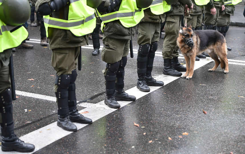 В центре Киева возле здания Верховной рады начались столкновения между протестующими и полицией. Фото AFP