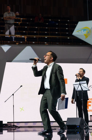 Коллективный сеанс психотерапии с Маздой Адли и Алёной Долецкой. Фото Предоставлено организаторами