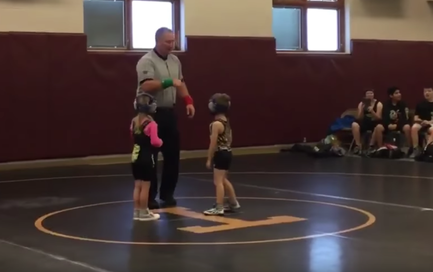 Кадр из видео. Фото Facebook | Тори Прендергаст