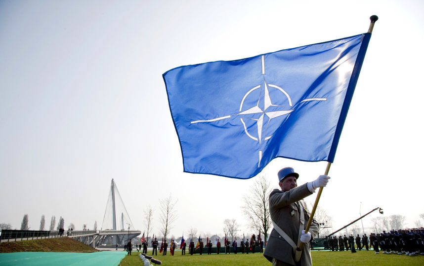 НАТО на треть сократит число сотрудников российского постпредства