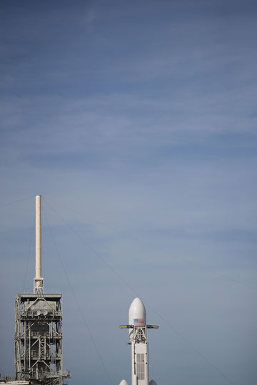 Falcon Heavy на стартовой площадке, 5 февраля 2018 года. Фото AFP