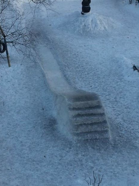 В Омске выпал чёрный снег