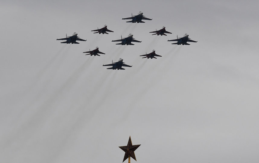 Пролёт авиации над Москвой в честь Дня Победы. Фото AFP