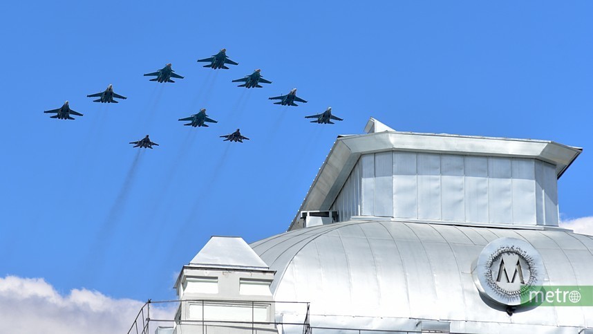 Пролёт авиации перед парадом Победы. Фото Василий Кузьмичёнок