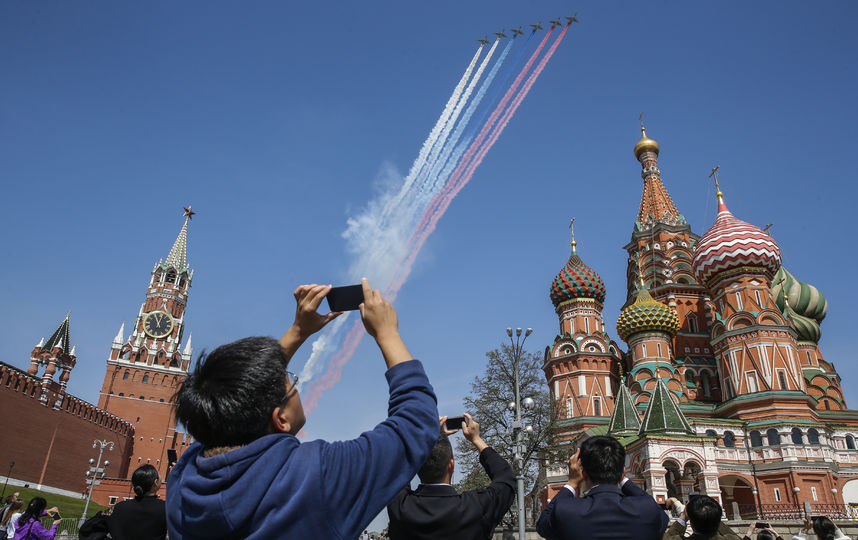 Пролёт авиации перед парадом Победы. Фото AFP