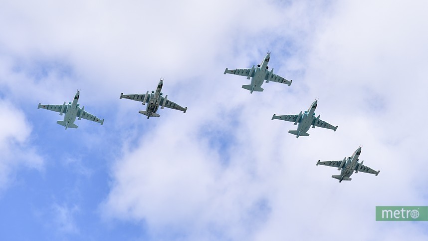Пролёт авиации перед парадом Победы. Фото Василий Кузьмичёнок
