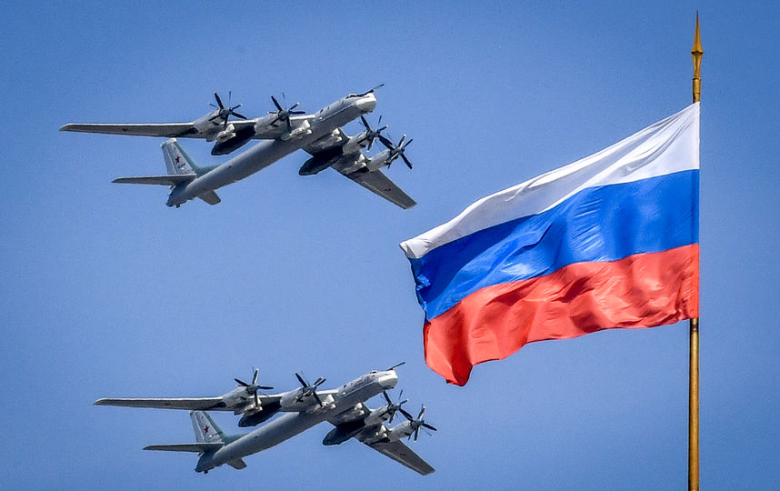 Пролёт авиации перед парадом Победы. Фото AFP