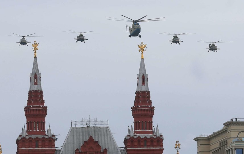Пролёт авиации над Москвой в честь Дня Победы. Фото Василий Кузьмичёнок