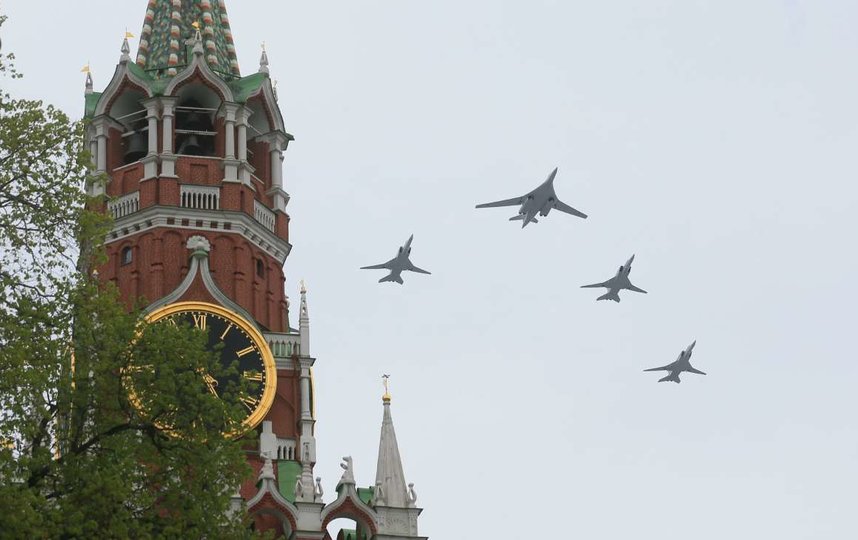 Пролёт авиации над Москвой в честь Дня Победы. Фото Василий Кузьмичёнок