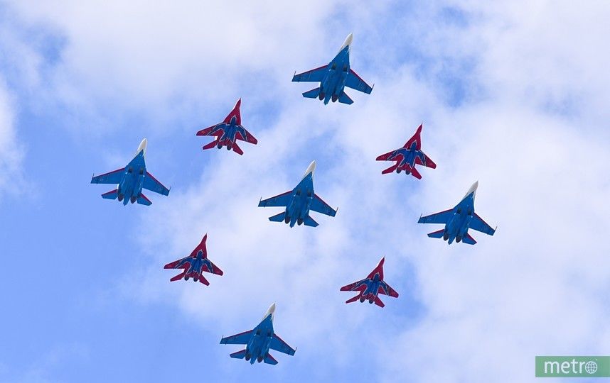 Пролёт авиации перед парадом Победы. Фото Василий Кузьмичёнок
