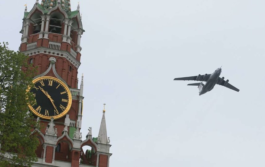 Пролёт авиации над Москвой в честь Дня Победы. Фото Василий Кузьмичёнок