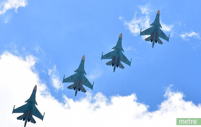 Пролёт авиации перед парадом Победы. Фото Василий Кузьмичёнок