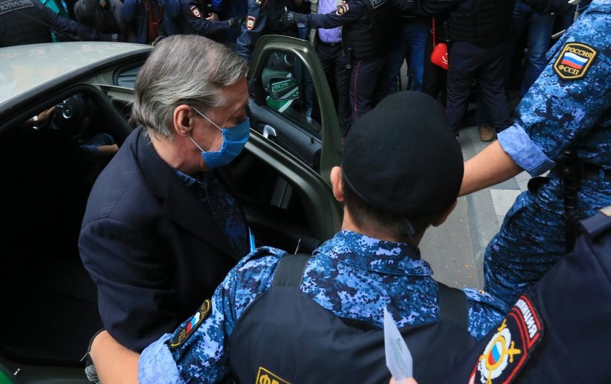 Актёр Михаил Ефремов признан виновным в смертельном ДТП