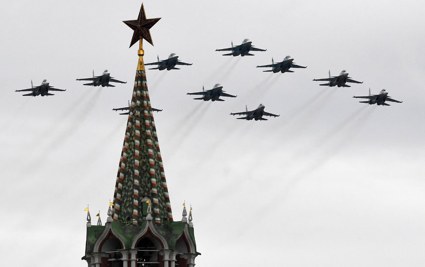 Пролёт авиации над Москвой в честь Дня Победы. Фото AFP