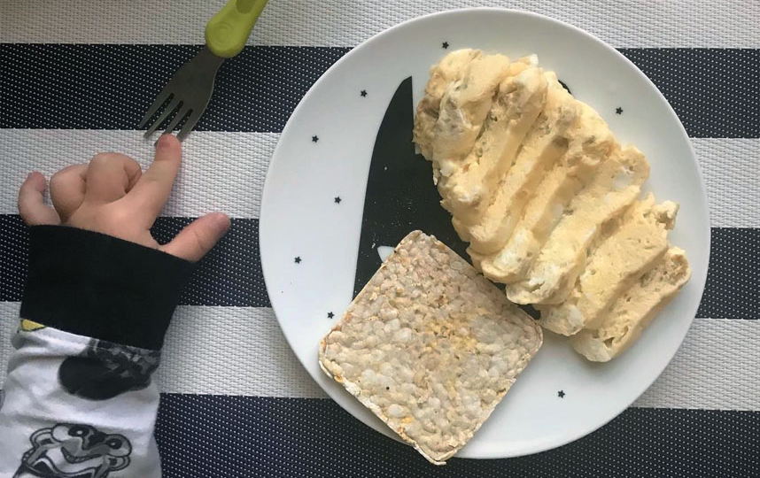 Быстрый омлет с овсяными хлопьями. Фото instagram.com/alexgreen_metro