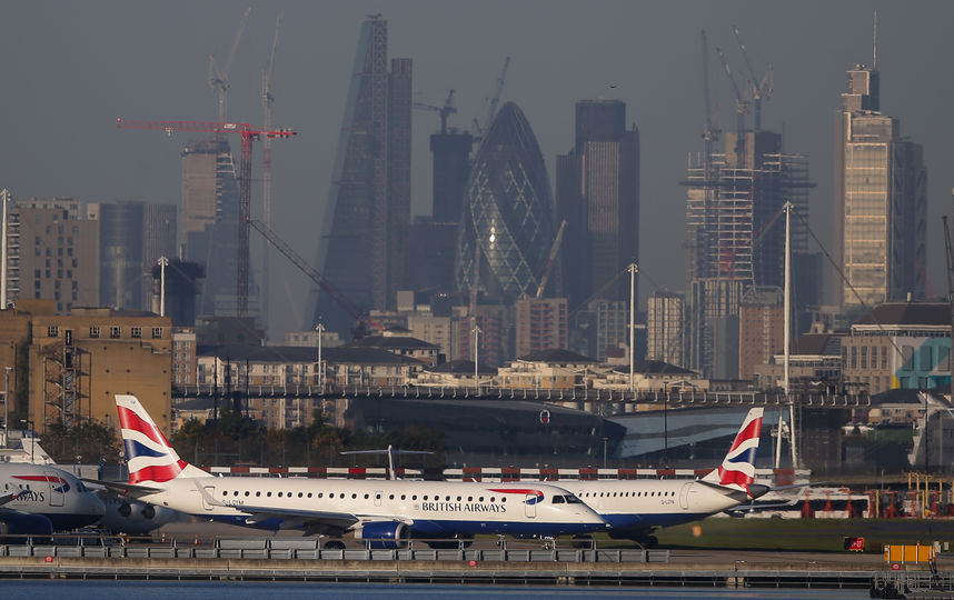 Аэропорт Лондон-Сити закрыли из-за найденной в Темзе бомбы